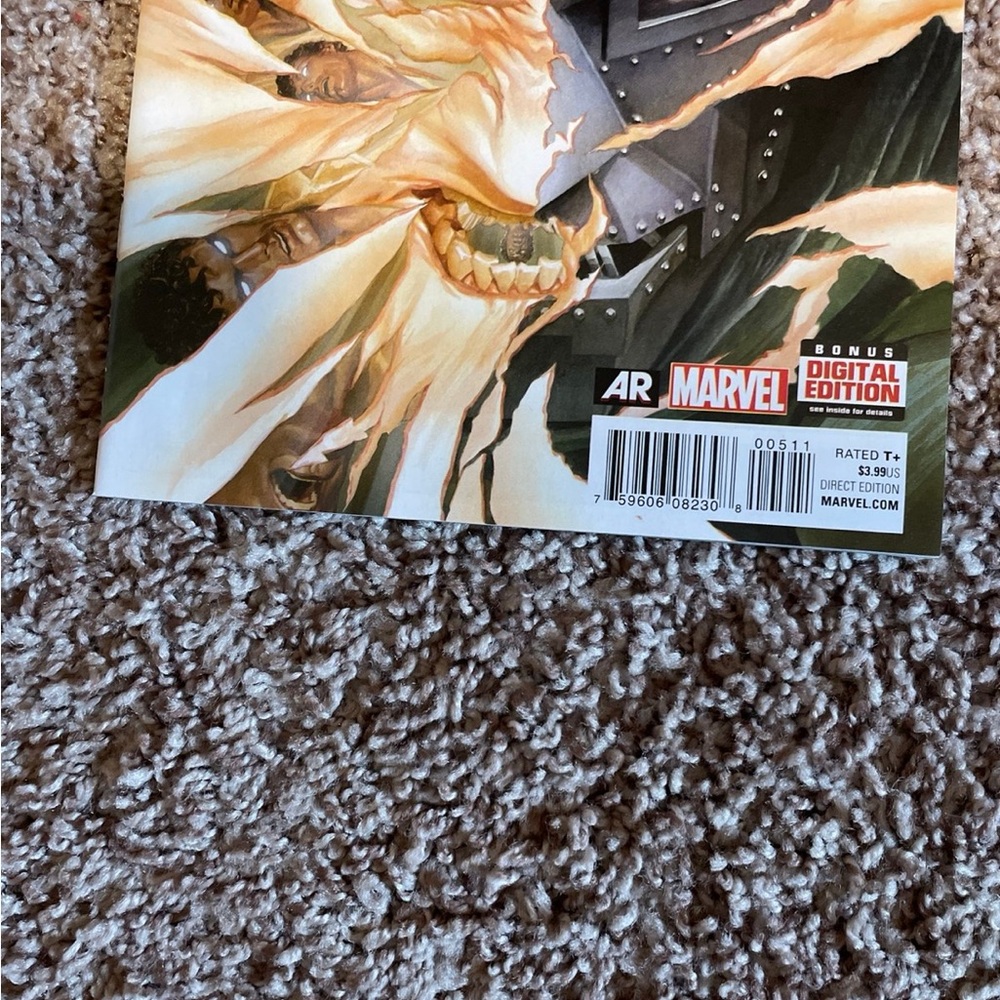 Two Marvel Comics - Picture 3 of 6